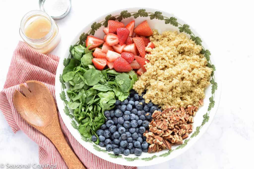 Quinoa with Spinach and Berries