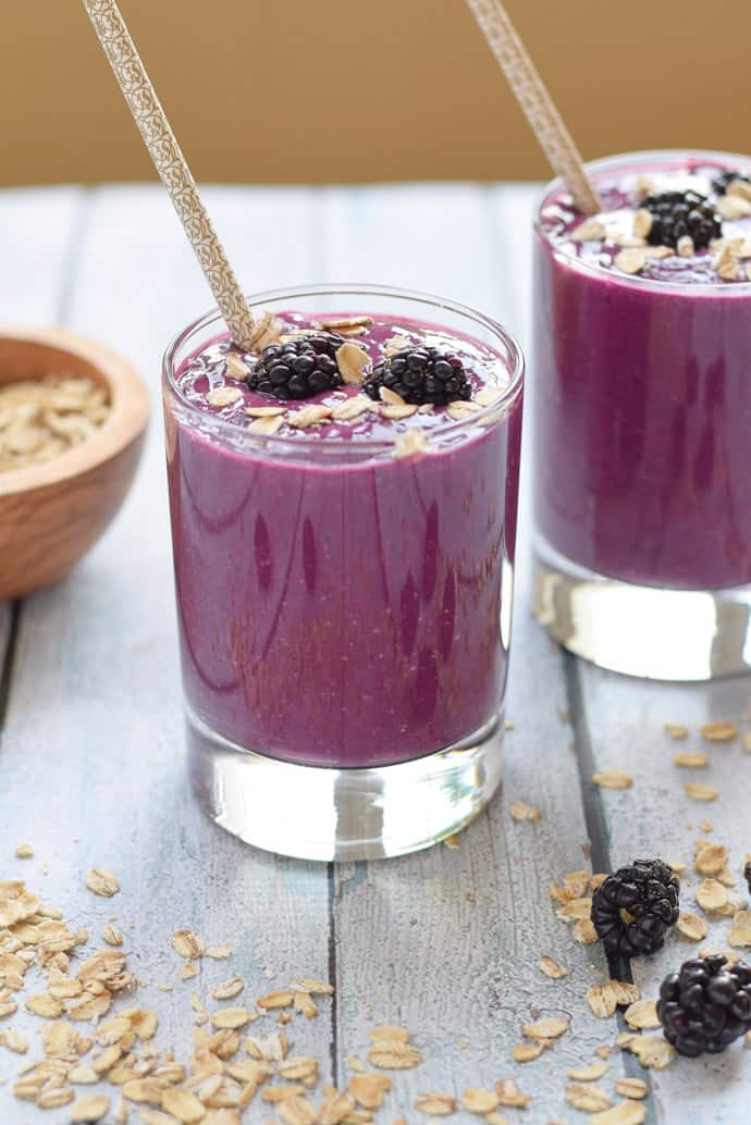 Blackberry Cobbler Smoothie with blackberries and a straw