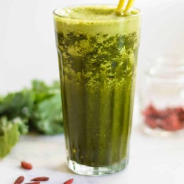 Green Goji Berry Smoothie