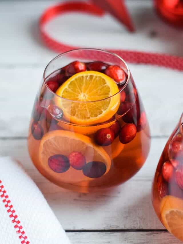 10 Best Fruity Sangrias For The Holidays