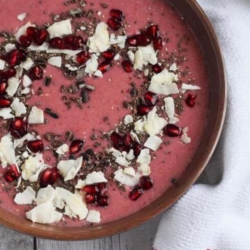 Pomegranate Smoothie Bowl