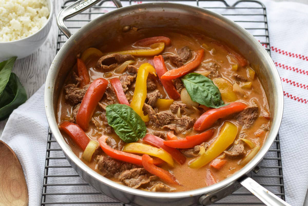 Easy Beef Curry in a pan