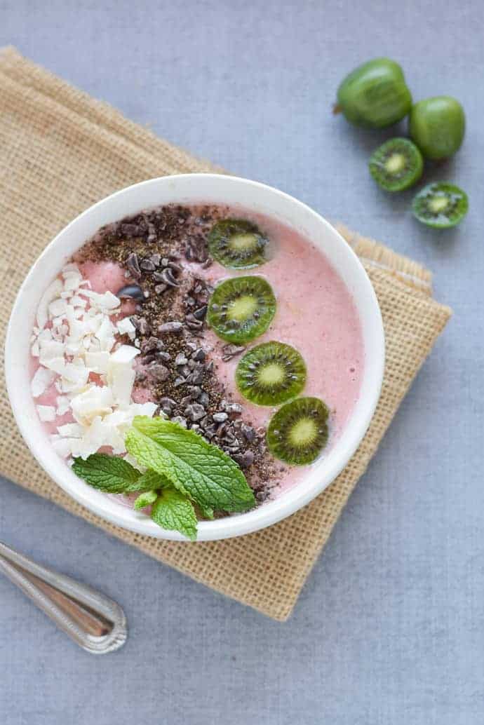  Smoothie Bowl in white bowl on brown burlap