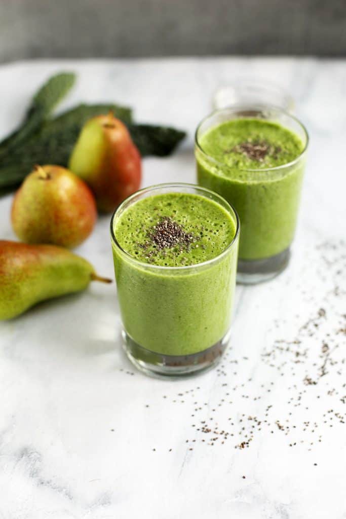 Pear smoothie with kale and chia seeds