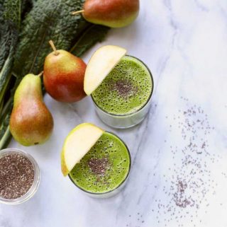 Green Kale, Pear and Almond Smoothie