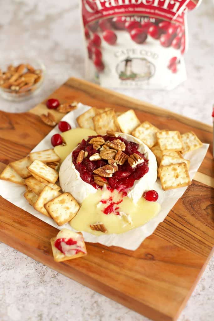 Baked brie recipe with pecans and cranberry sauce