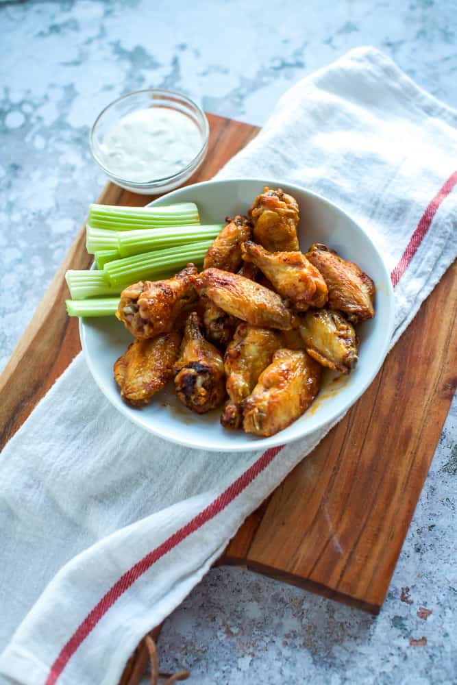 aire fryer chicken wings with celery