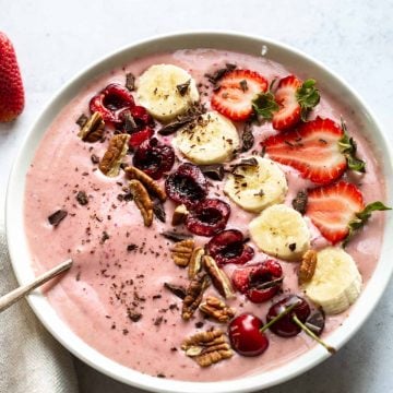 Cherry Cheesecake Smoothie Bowl