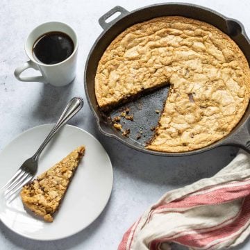 vegan chocolate chip skillet cookie