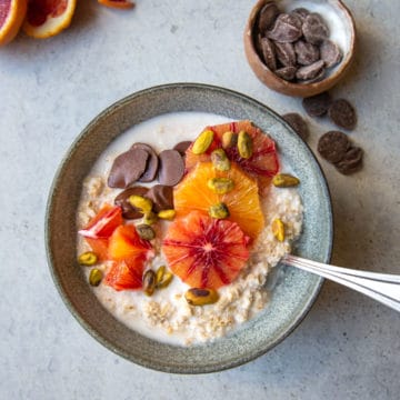 Blood Orange and Chocolate Oatmeal is a delightful blend of wholesome oats, tangy blood oranges, and rich chocolate chips.