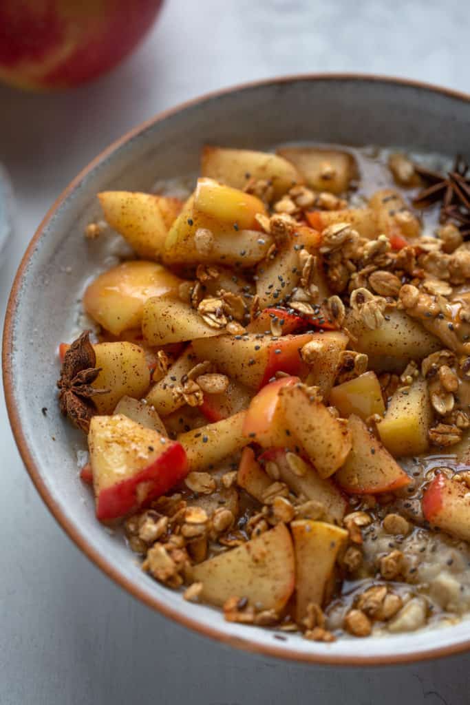 apple cinnamon oatmeal recipe with granola