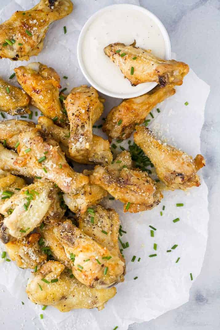 garlic and parmesan chicken wings with dip