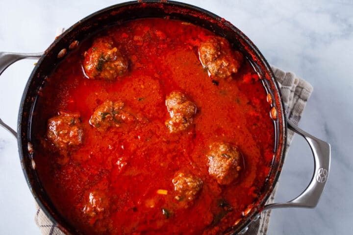 Tender Italian Meatballs in Tomato Sauce
