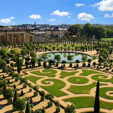 Beautiful versailles gardens on sunny day