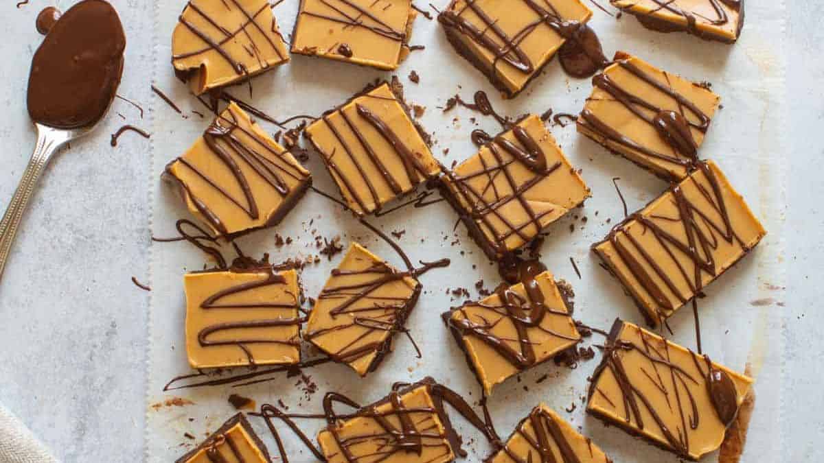 easy Peanut Butter Fudge Drizzled with Chocolate