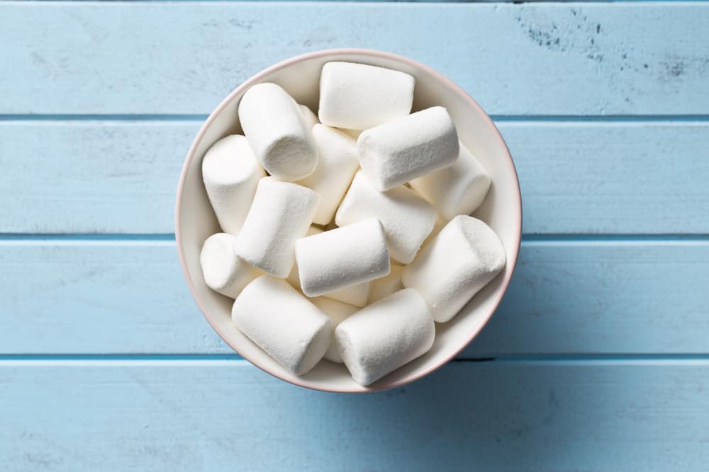 the white marshmallows in bowl