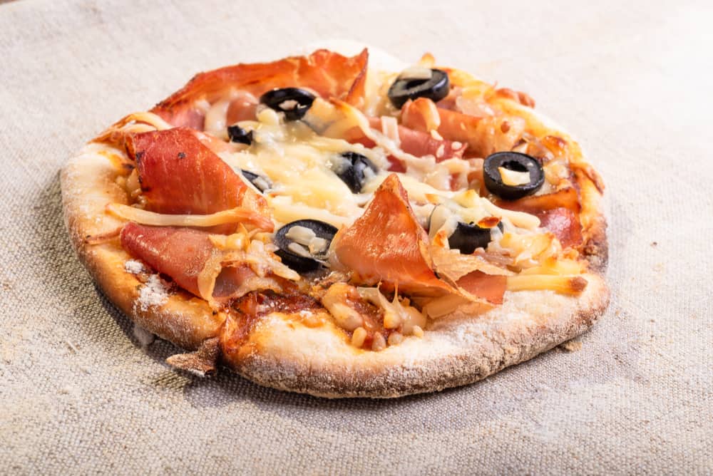 Traditional,Italian,Appetizer,-,Mini,Pizza,,Pizzetta,With,Jamon,On