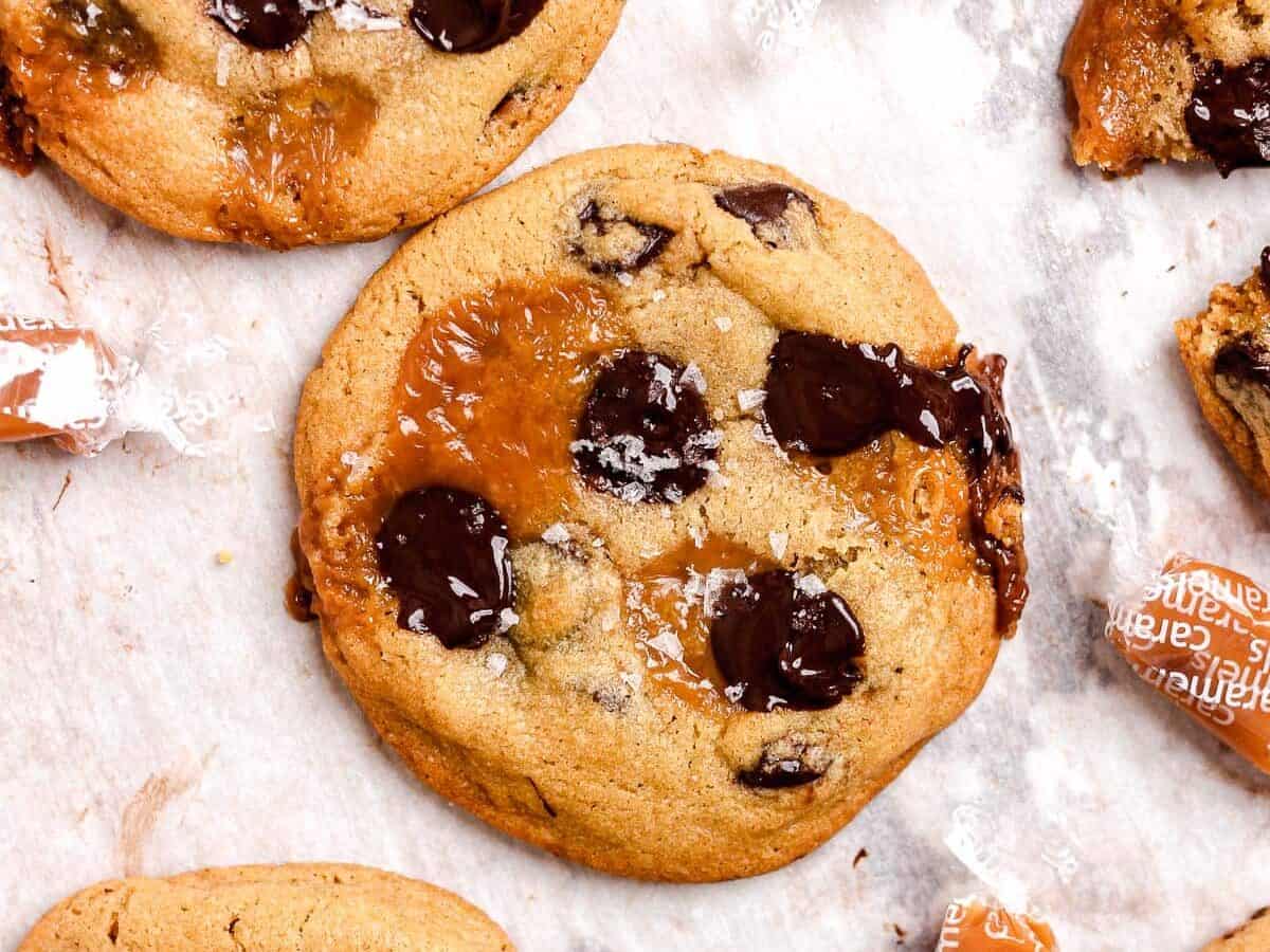 Caramel cookie with chocolate chips.