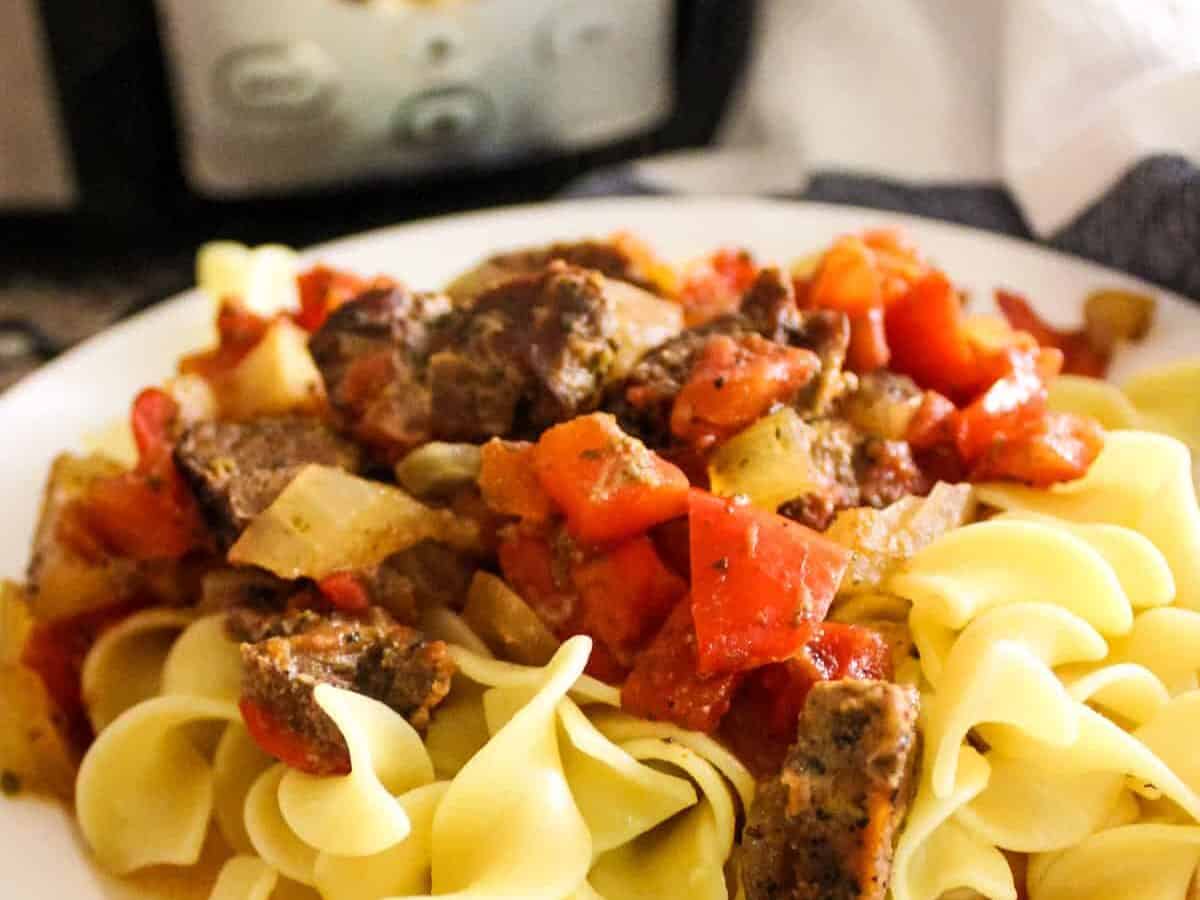 italian crock pot pepper steak with pasta