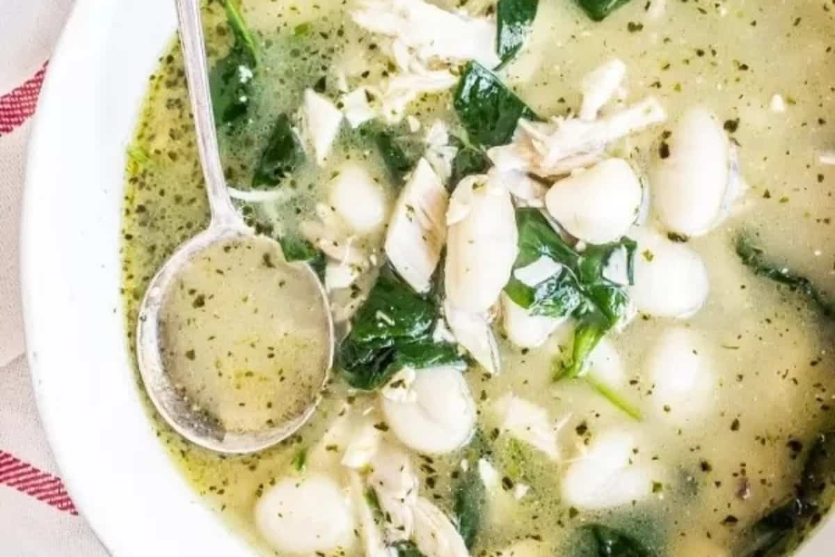 Soup made of chicken and gnocchi. 