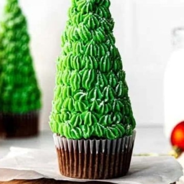 christmas tree cupcakes.