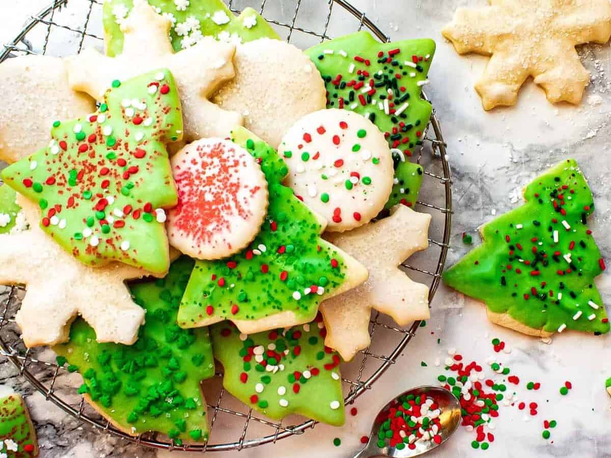 Eno spread sugar cookies with colorful sprinkles. 