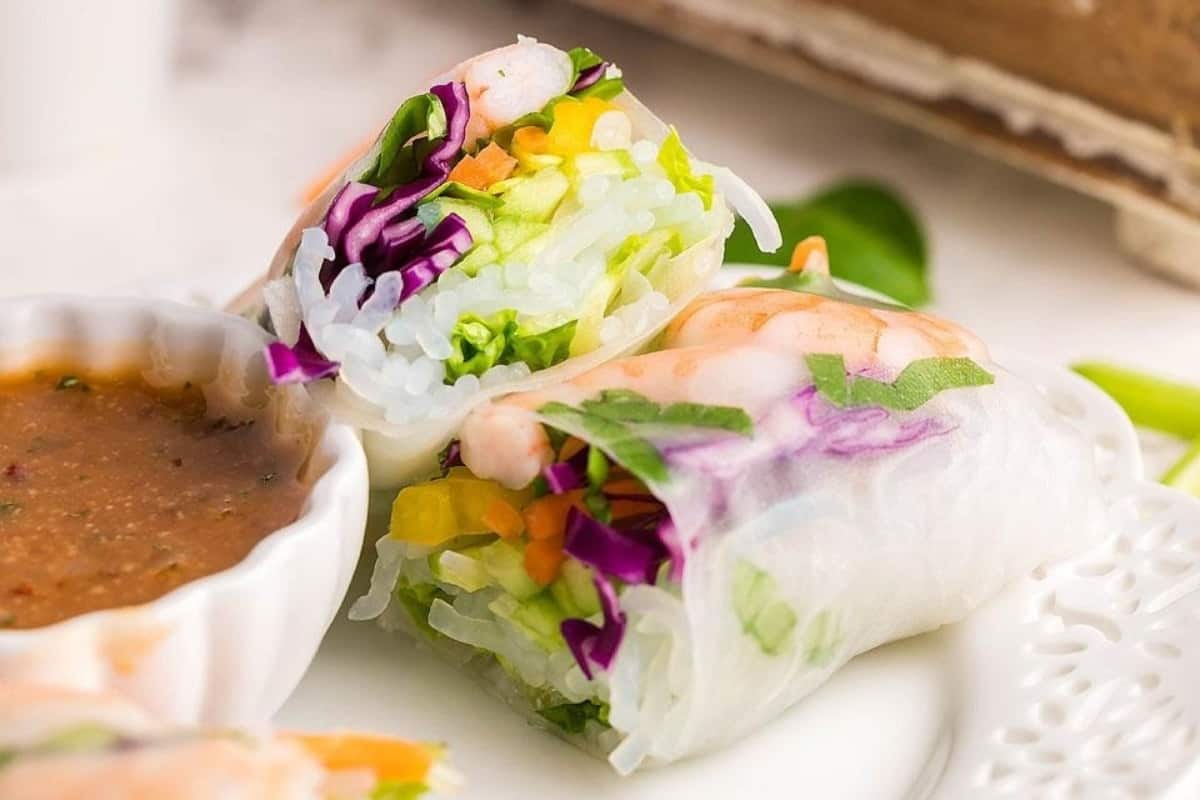 Spring rolls with shrimp.
