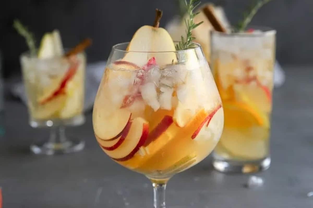 Sangria with lots of fruits.