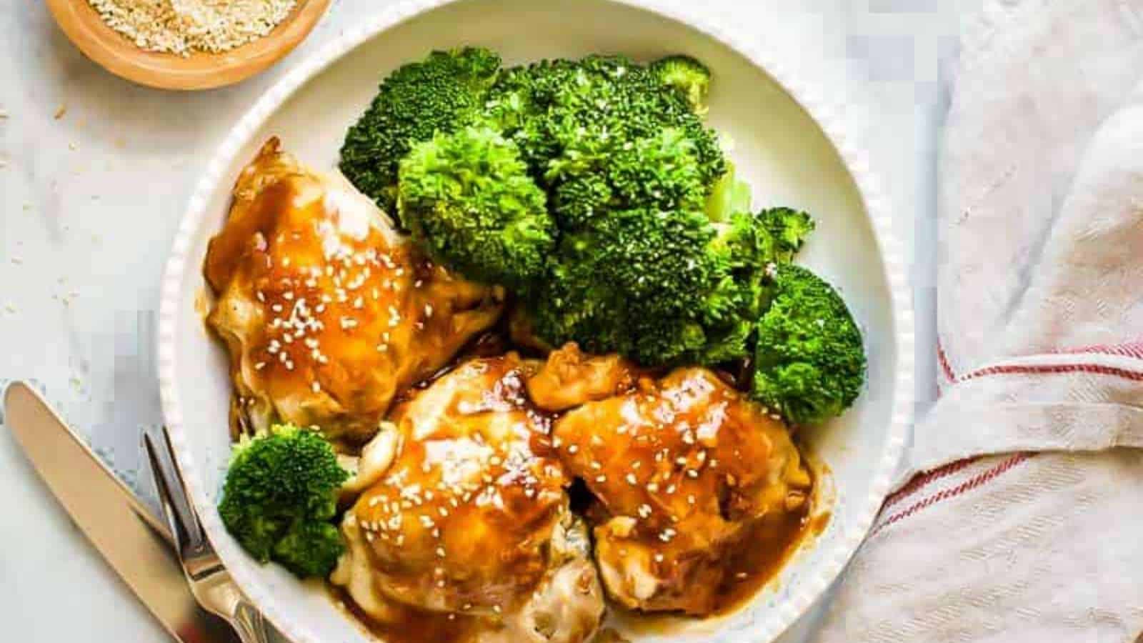 Asian chicken with broccoli and sesame seeds.