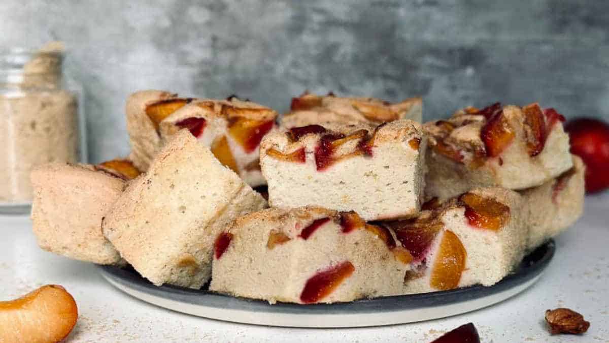 Easy Plum Cake With Meringue Dough.