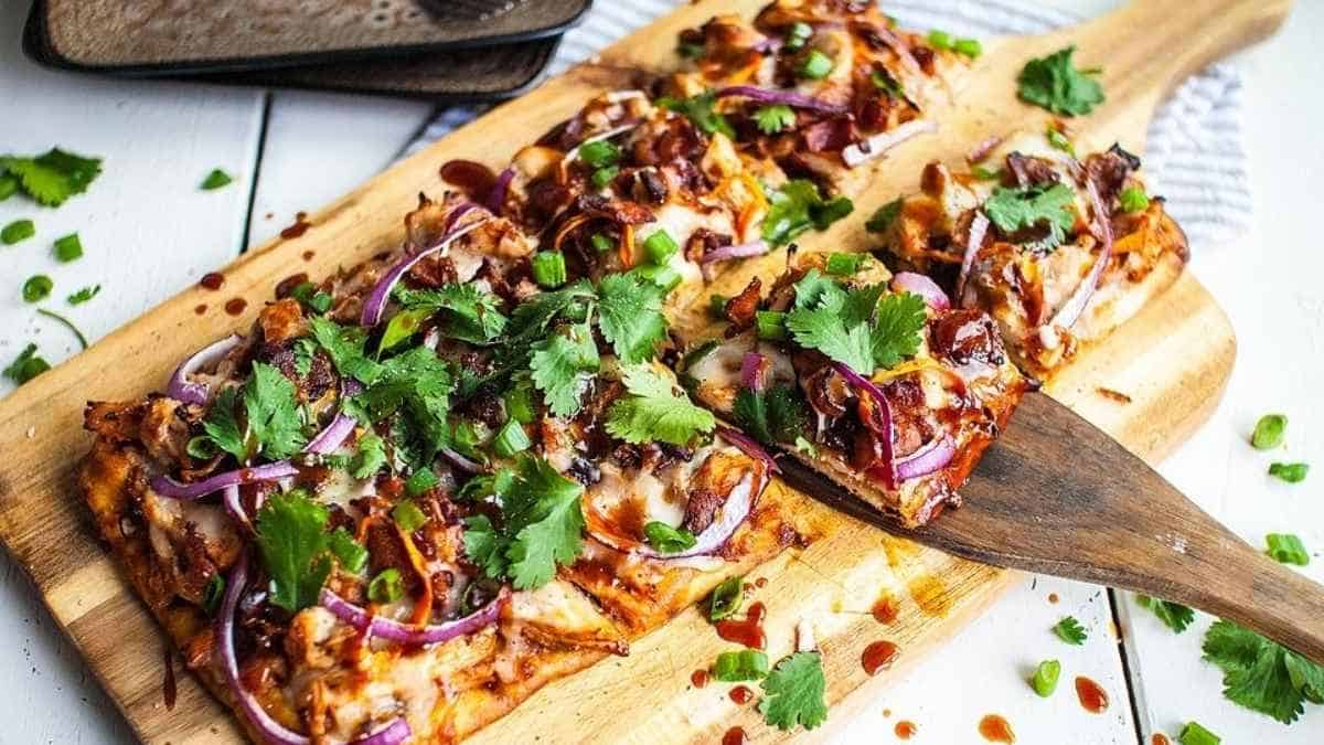 20 Minute Savoury Bacon, Onion And Bbq Chicken Flatbread Pizzas.
