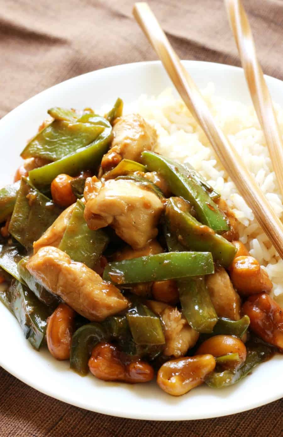 Chinese Cashew Chicken (Gluten-Free, Soy-Free) | Strength and Sunshine @RebeccaGF666 You won't need to spend money on take-out anymore! The best Chinese Cashew Chicken made right at home, gluten-free, and soy-free! A healthier recipe you can make for dinner and have the best leftovers for lunch! 
