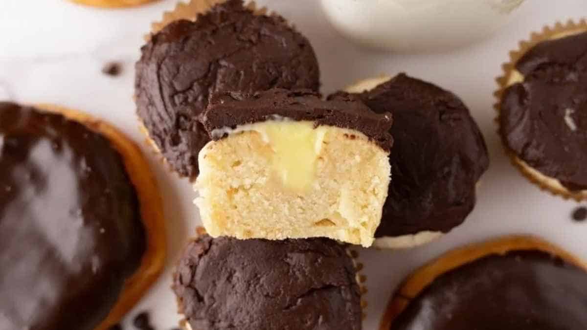 Decadent Boston Cream Cake Cupcakes.