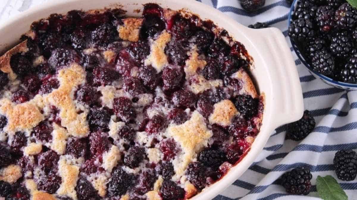 Easy Blackberry Cobbler. 