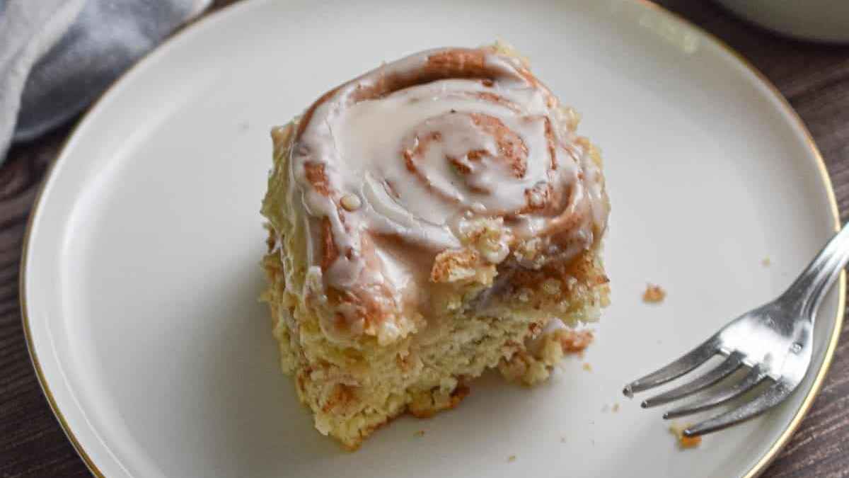 Easy Bisquick Cinnamon Rolls Recipe.