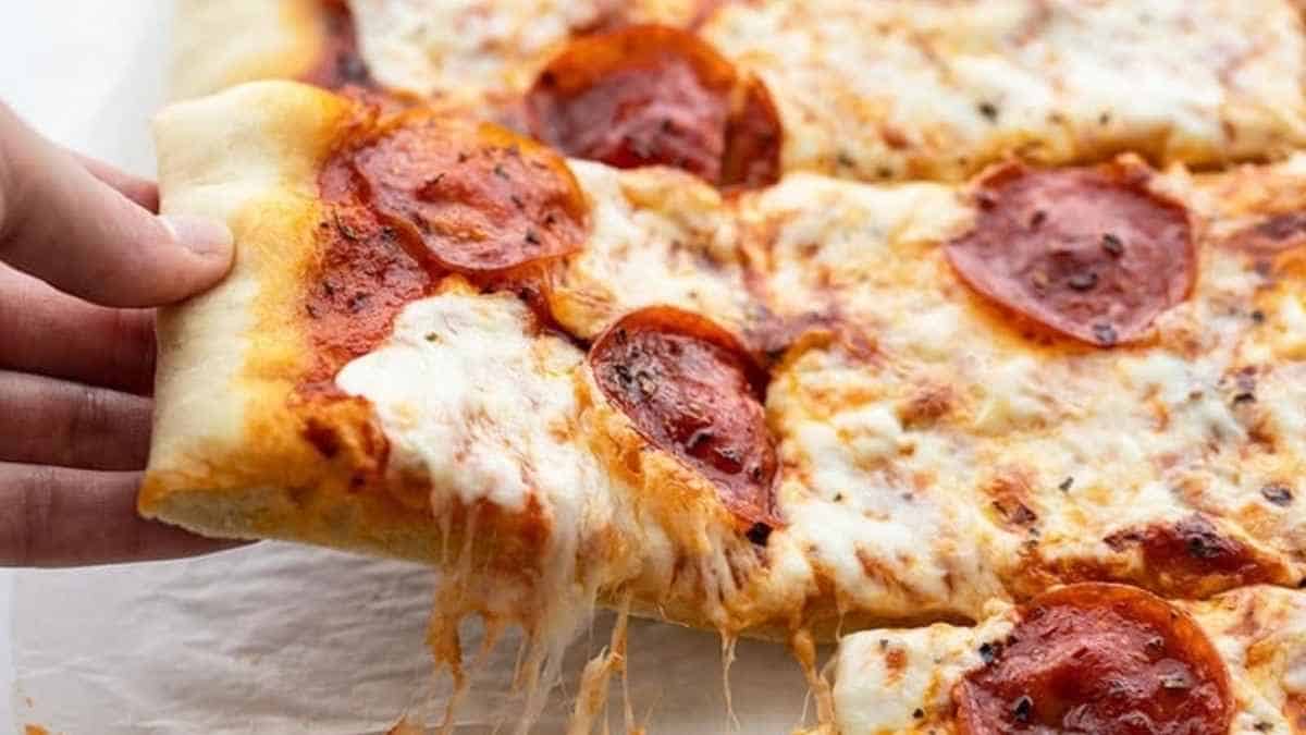 Easy No-Yeast Pizza Dough Recipe.
