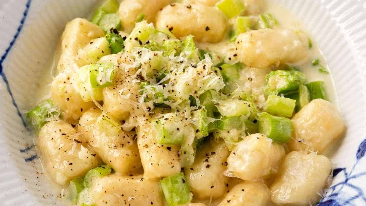 Gnocchi And Asparagus In Cream Sauce.