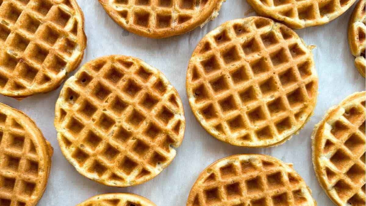 How To Make Bisquick Waffles Without Eggs. 