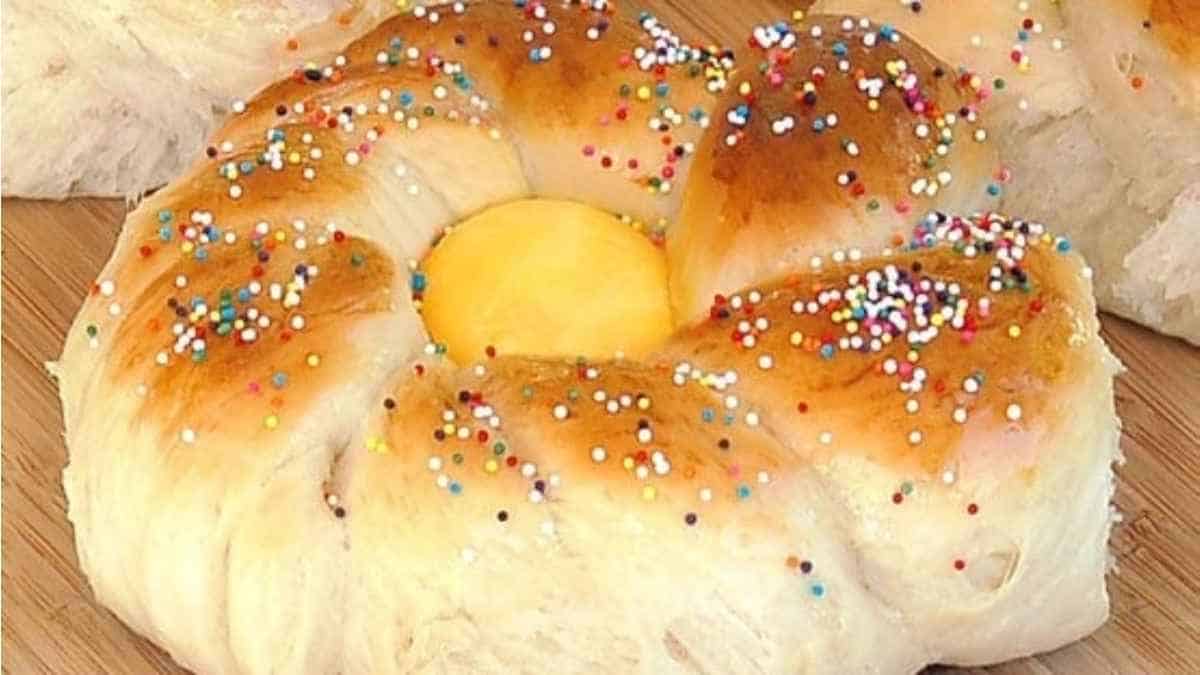 Italian Easter Bread + Video. 