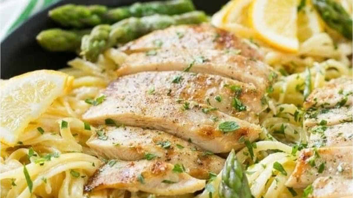 Lemon Asparagus Pasta With Grilled Chicken.
