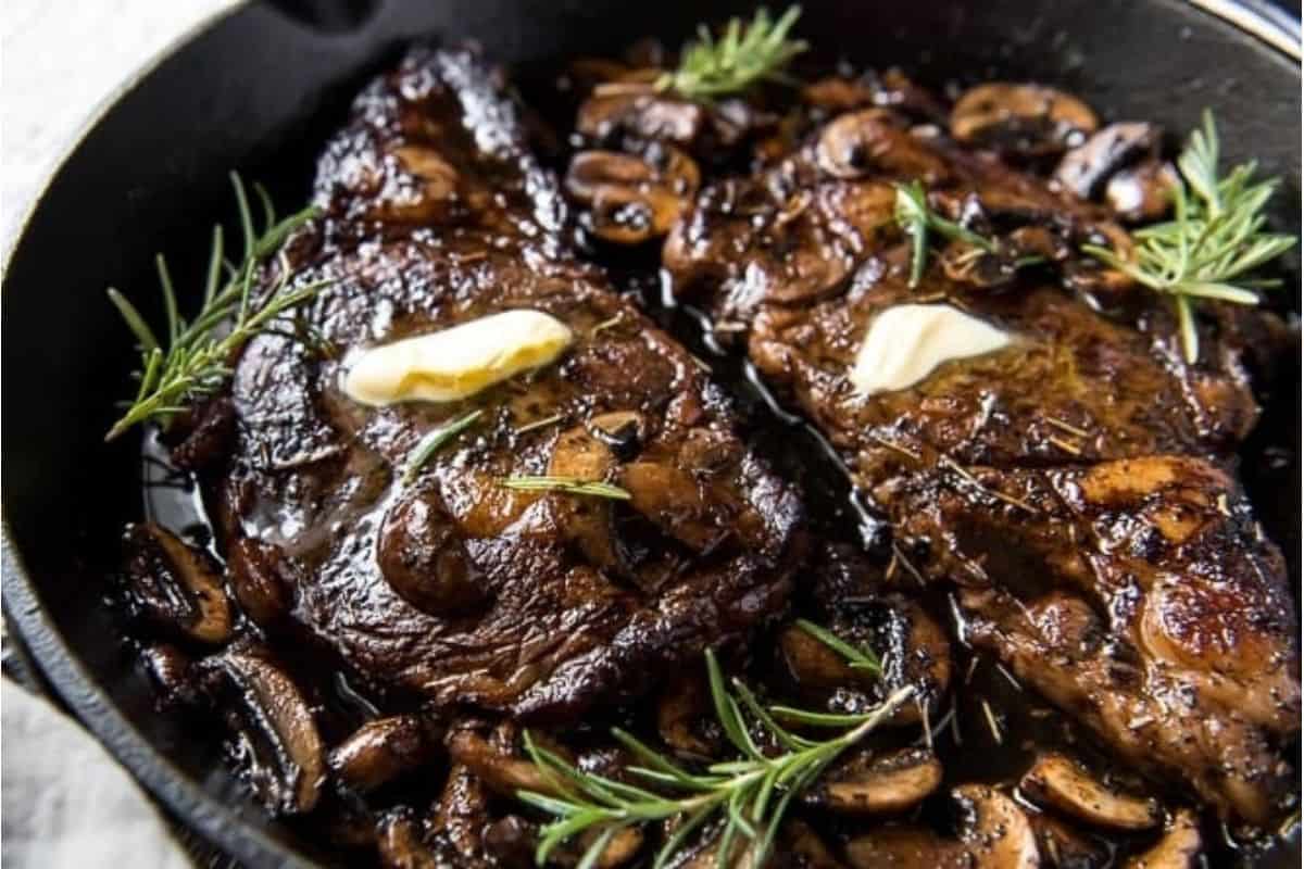 The Perfect Cast Iron Steak. 