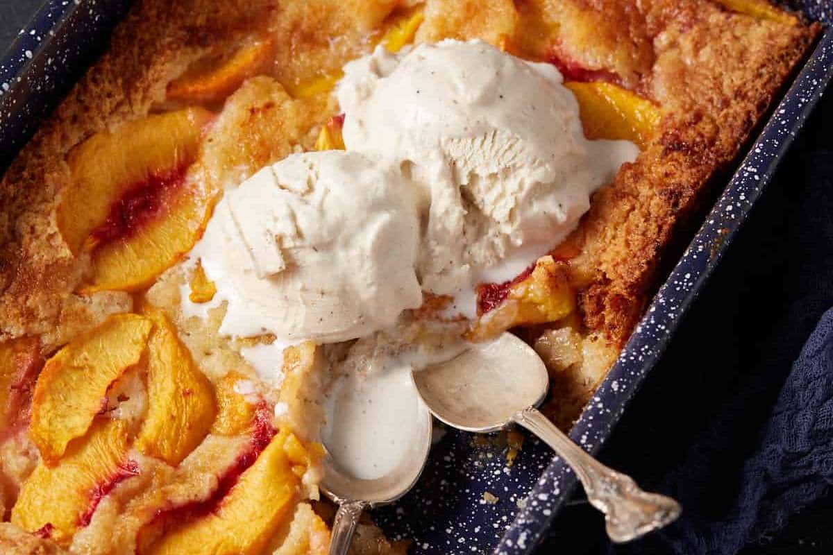 Peach Cobbler Cake Recipe.