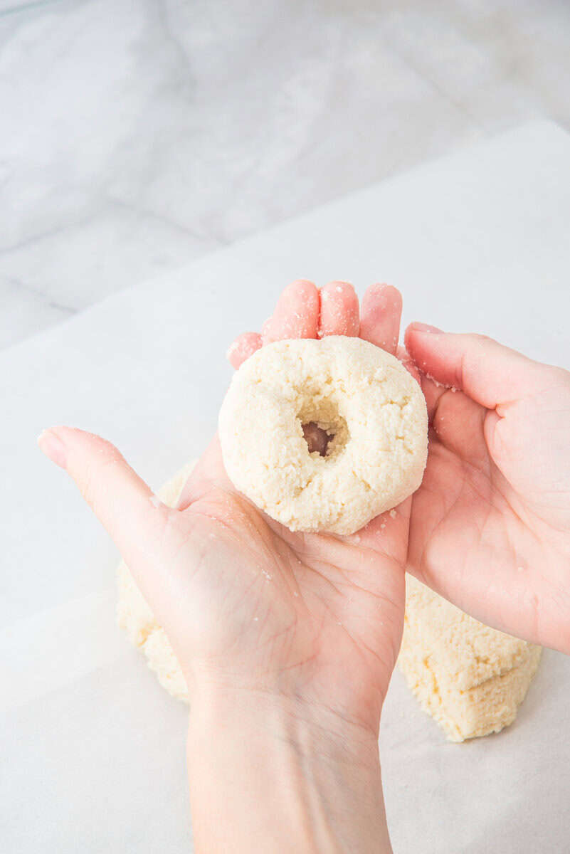 bagel with hole in middle