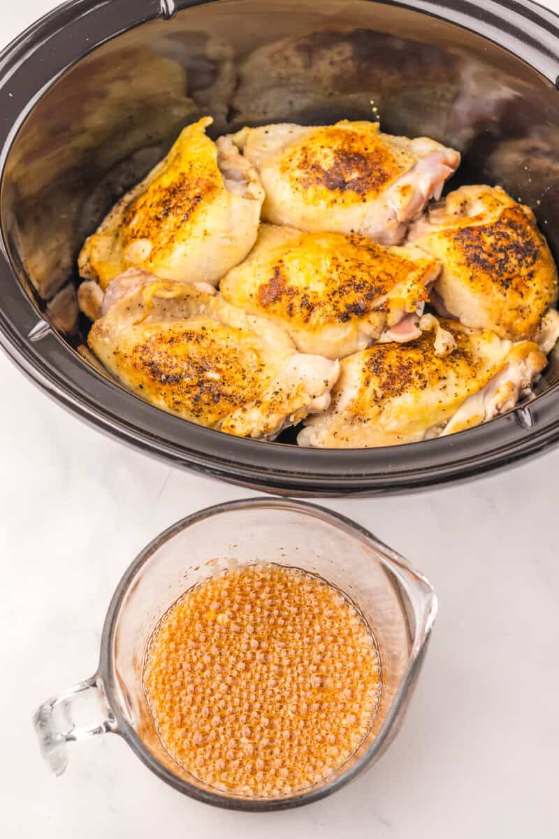 chicken thighs in slow cooker with broth