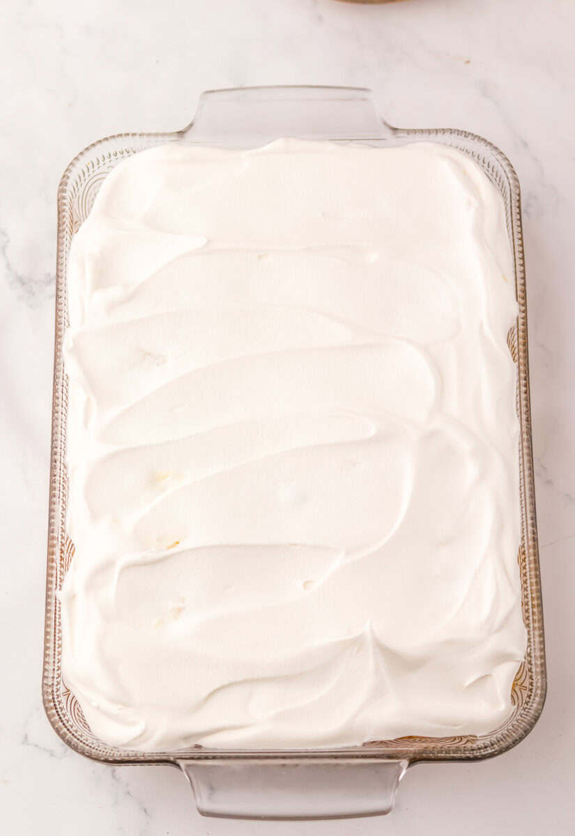 frosting on banana split poke cake