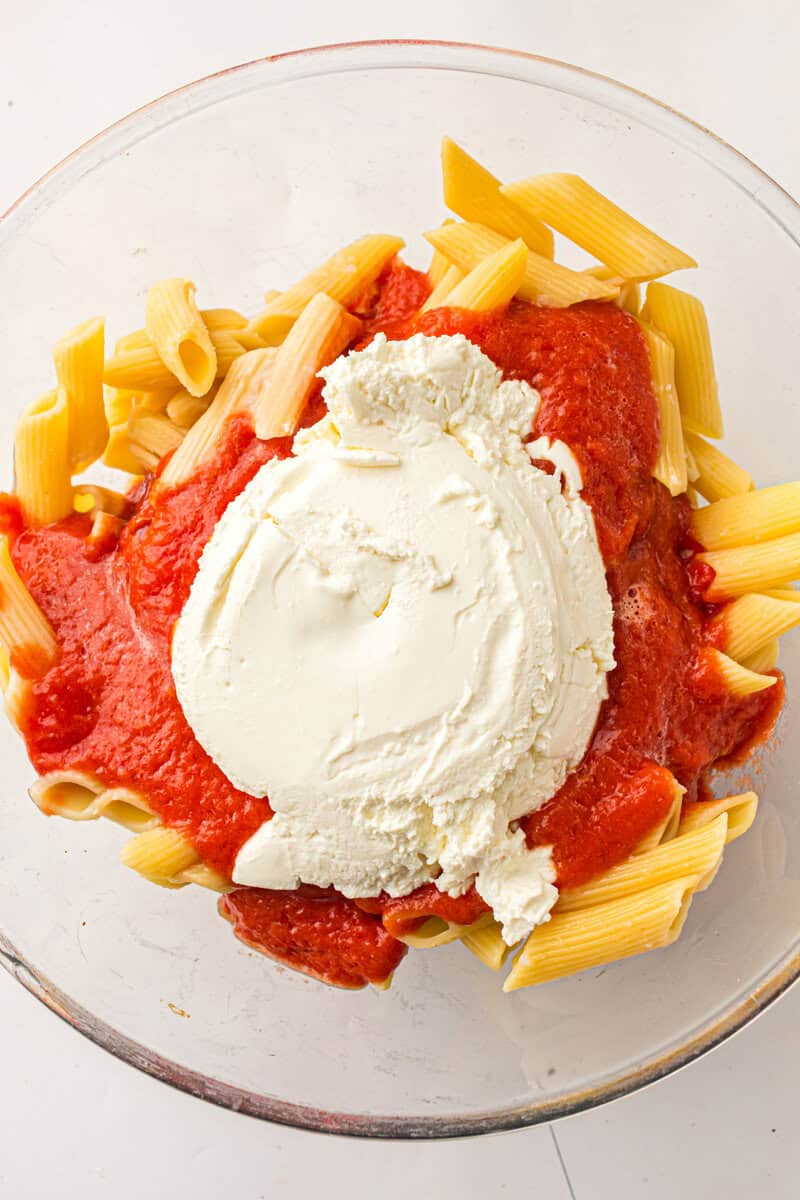 ricotta cheese with pasta and sauce