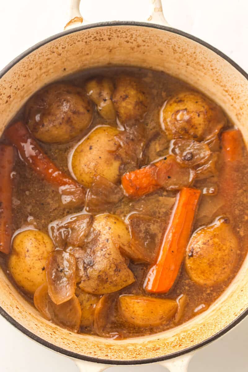 completed pot roast with tender beef